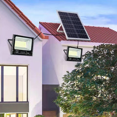 Set 2 proiectoare LED SMD 30W cu incarcare solara Kaveny, panou solar, cu telecomanda, suport prindere, material ABS, 1.2AH, 200LED-uri, 13x13.5 cm, negru