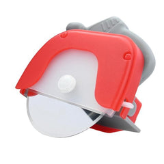 Cutit circular pentru pizza Kaveny, 11.5 x 12.5 cm, otel inoxidabil si plastic, capc protectie lama, rosu
