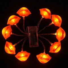 Instalatie de Craciun, Kaveny®, Tip Sir cu Baterii, 1.5 m, 10 LED-uri, Model Buze, Rosu