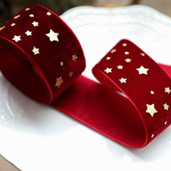 Panglica Decorativa de Craciun, Kadeny, Panglica din Panza cu aspec de Catifea, Funda Ornament, Model cu Stele Aurii, Decor pentru Brad de Craciun, 200 x 4 cm, Rosu