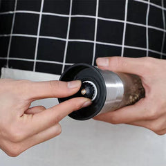 Rasnita Manuala pentru boabe, Kadeny, Rasnita pentru Piper Sare Cafea, din Sticla cu Otel inoxidabil, 13.5 x 6.5 cm, volum 180 ml, Transparenta cu Capac din Inox