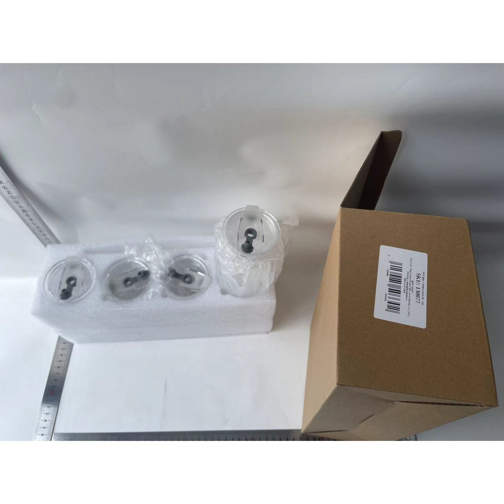 Set 4 Pahare din Sticla, Kaveny, Capace din Plastic si Paie Incluse, 500 mL, Transparente