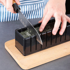 Aparat pentru Sushi, Kadeny, Set 7 Accesorii pentru Sushi, Ofera 3 Forme de Design, Rotund, Triunghi, Inimioare, Negru