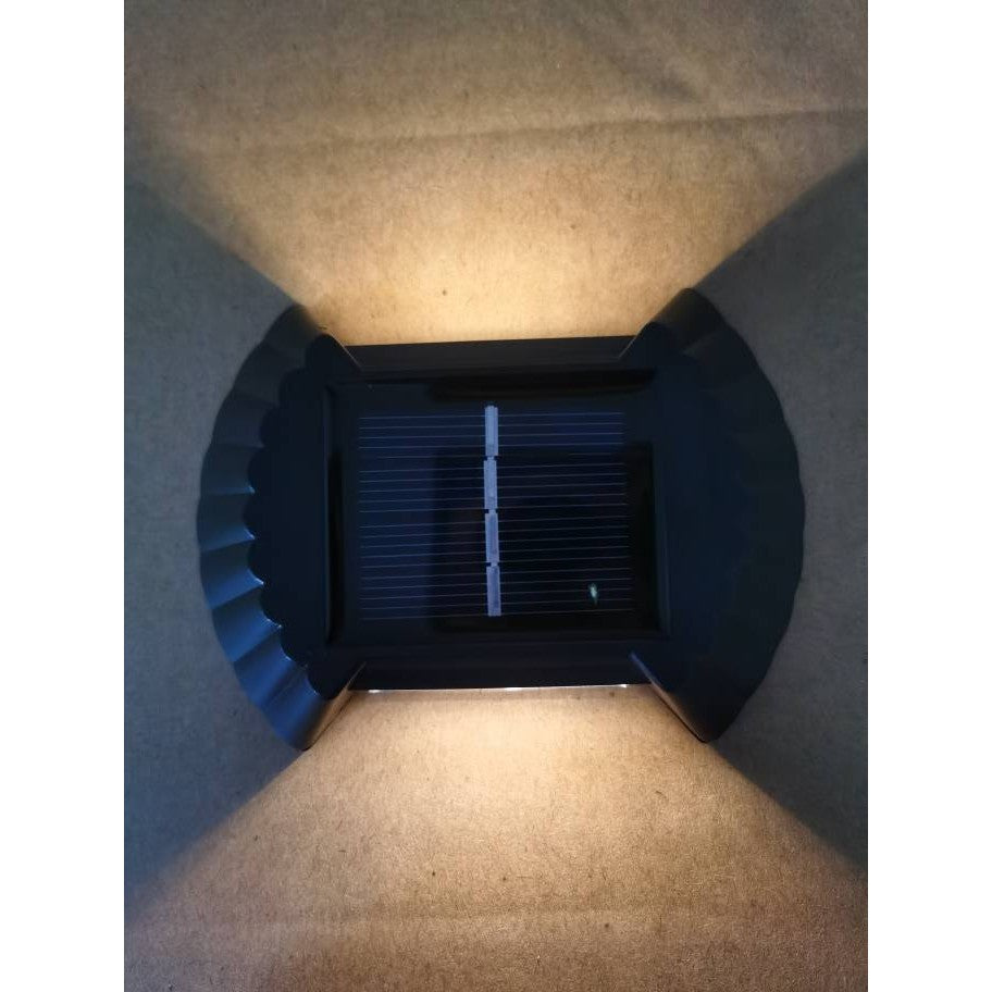 Set 4 Aplice solare LED Bidirectionale pentru perete Kaveny, in forma de funda, 8 LED-uri, material ABS si PC, lumina puternica, IP65, 10 x 7.5 cm, baterie 1.2 V, 300 mAh, autonomie 8-10 ore, alb cald