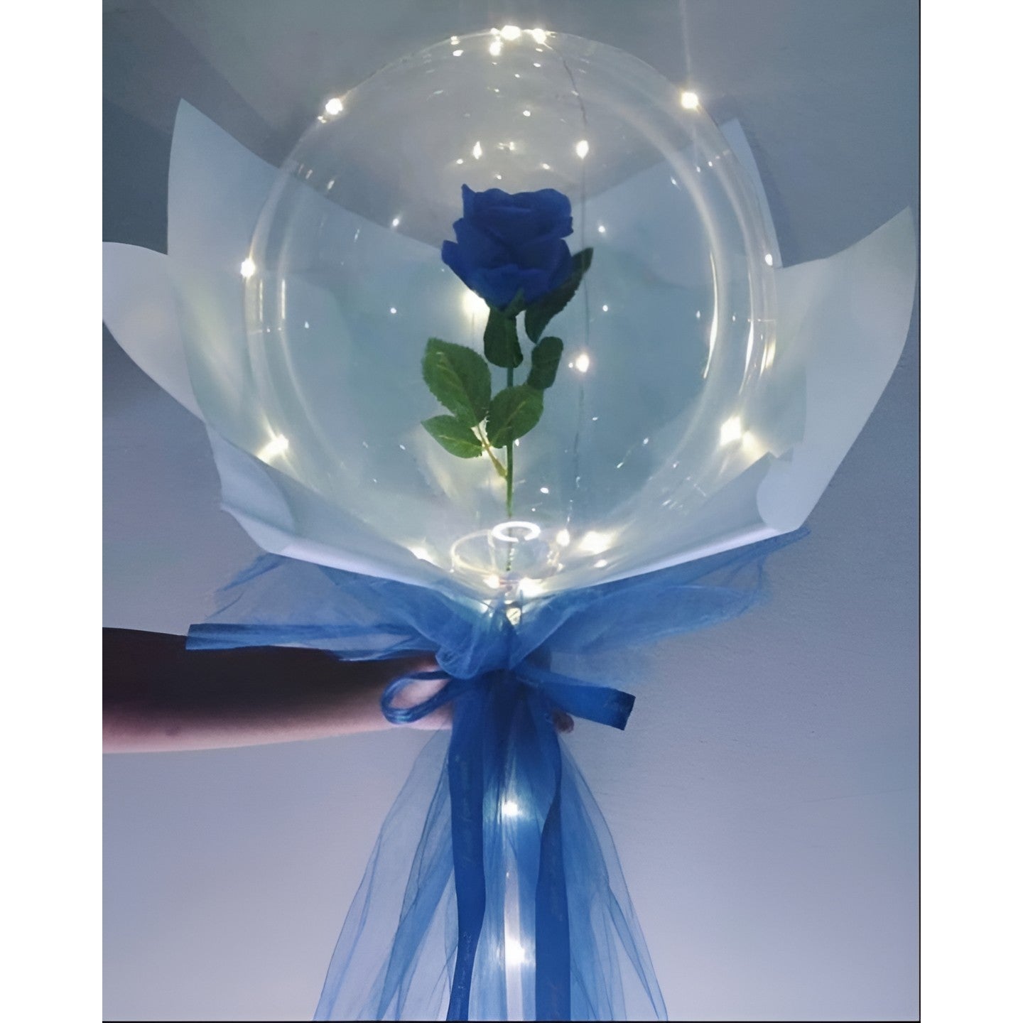 Trandafir in Balon LED cu Lumini, Kaveny, Tip Buchet, Diametru 35 cm, Albastru