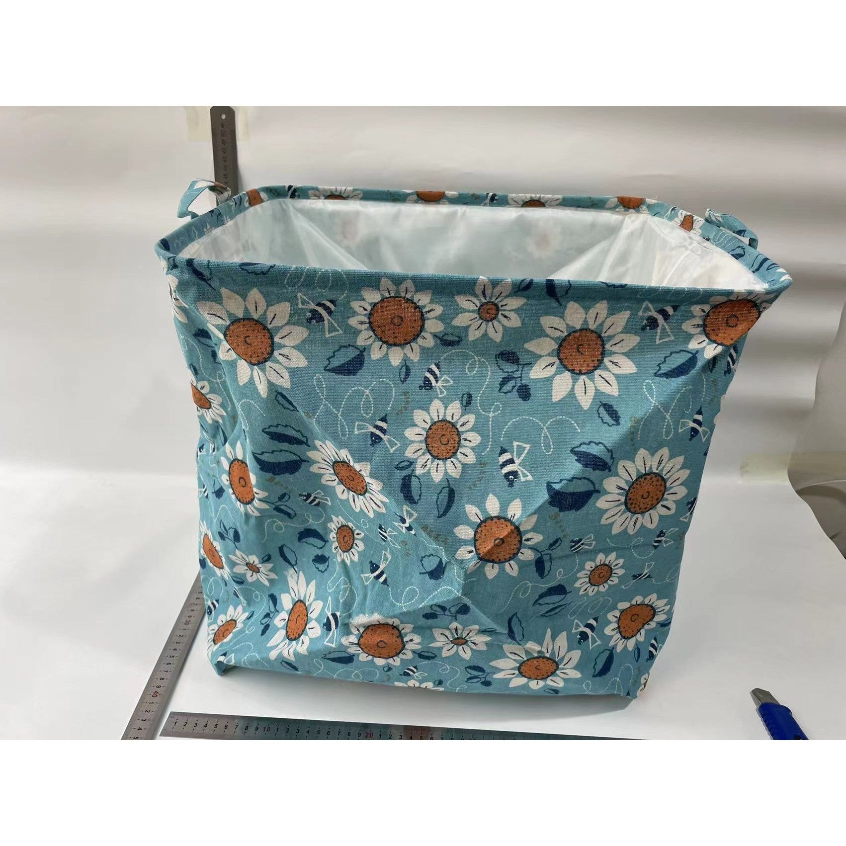 Cos depozitare, Kaveny, Capac cu Snur, 175 L, Confectionat din Bumbac si un Strat Impermeabil, 50 x 50 x 70 cm, Albastru Deschis, Imprimeu Flori