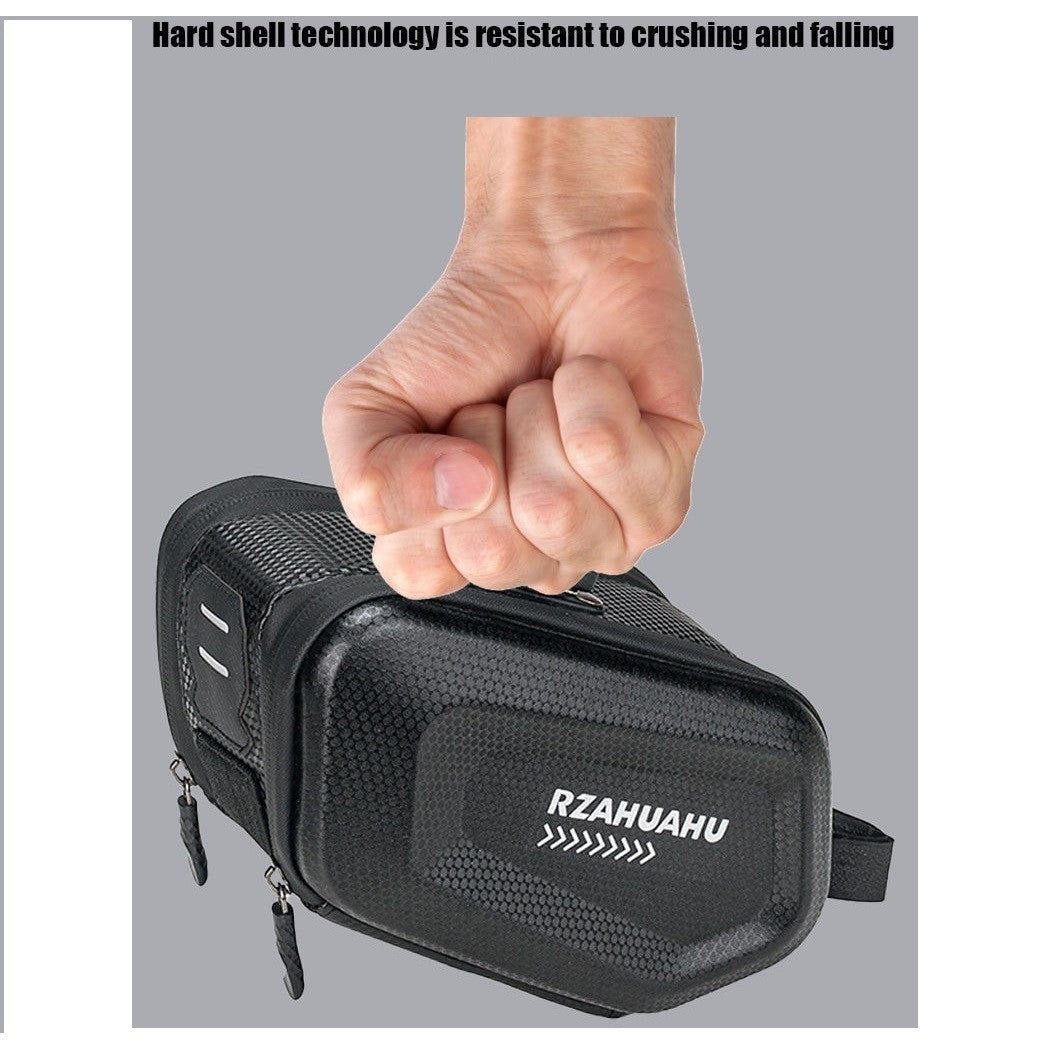 Borseta pentru bicicleta Kaveny, Hard Shell, material piele artificiala si carbon, 20x12x11.5 cm, prindere de sa, capacitate 2L, impermeabila, negru