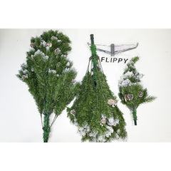 Brad artificial de Craciun nins, decorat cu conuri pin, pentru perete/colt, inaltime 210 cm, diametru 149 cm, 1224 ramuri, Kadeny, verde, suport metalic inclus