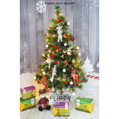 Brad artificial de Craciun tip pin inzapezit, inaltime 150 cm, diametru 85 cm, 160 ramuri cu ace 3D 12 cm, Kadeny, verde cu varfuri ninse, suport metalic inclus