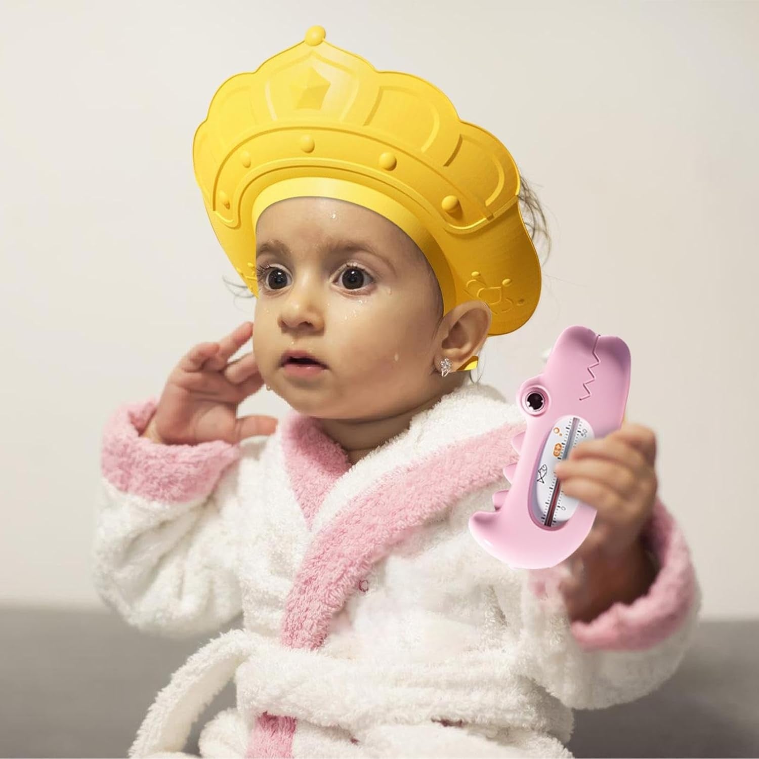 Casca de Dus, Kadeny, Previne Scurgerea Apei si Samponului pe Fata, 0-12 Ani, Ajustabila, din TPE+PP, 20 x 23 cm, Model Coroana, Galben