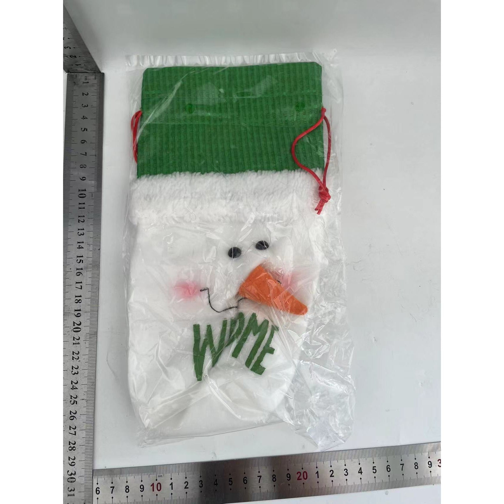 Saculet de Craciun pentru Sticla de Bautura, Kadeny, Model Om de Zapada Accesorizat, Tematica Petrecere de Craciun, Marime Universala, 13x28 cm, Verde