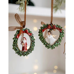 Decoratiune de Craciun, Kadeny, pentru Brad, Model Ghirlanda cu Inger, 7.5 x 7.5 cm, din Rasina, Multicolor