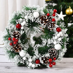 Coronita pentru Craciun Kadeny, diametru 32 cm, din brad artificial, decorata cu conuri si merisoare, inzapezit. Verde/Alb