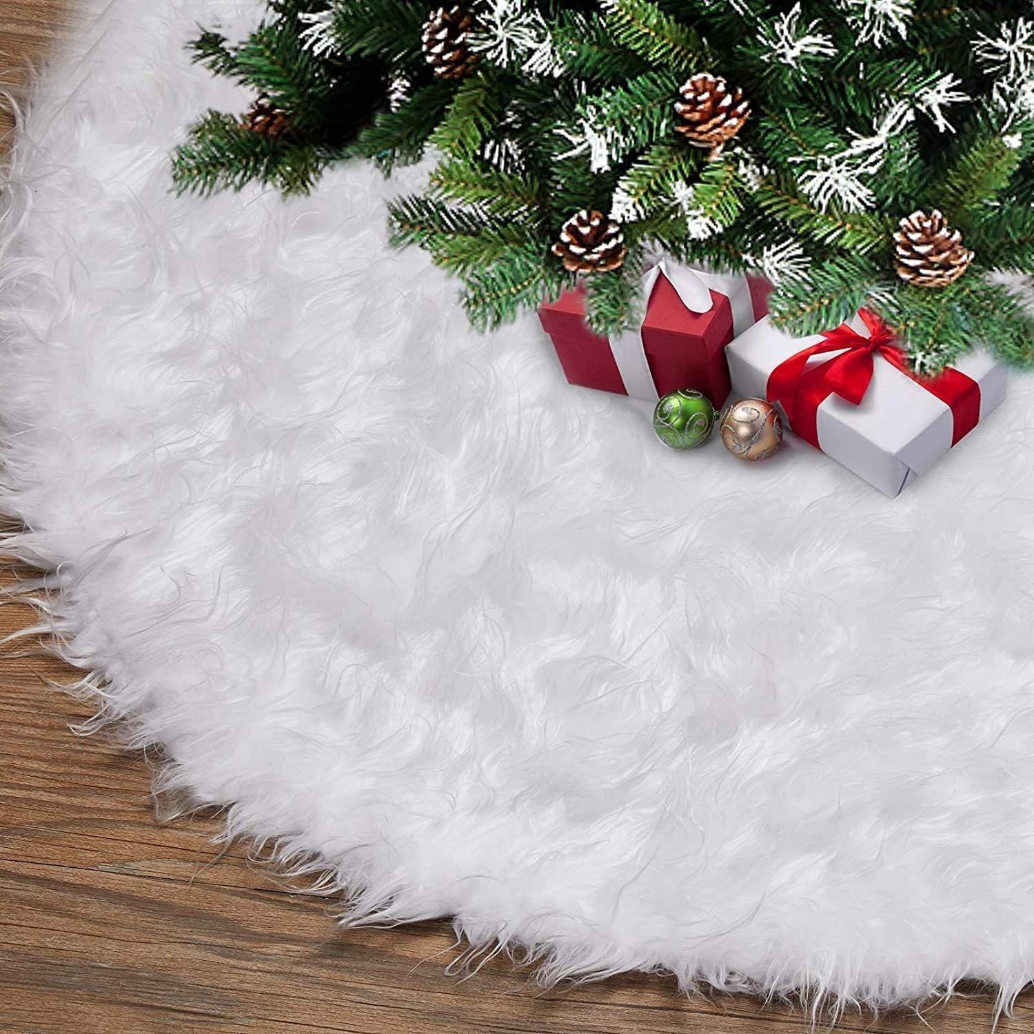 Covor pentru bradul de Craciun White Haipai, diametru 78 cm, blana cu o grosime 4 cm, alb