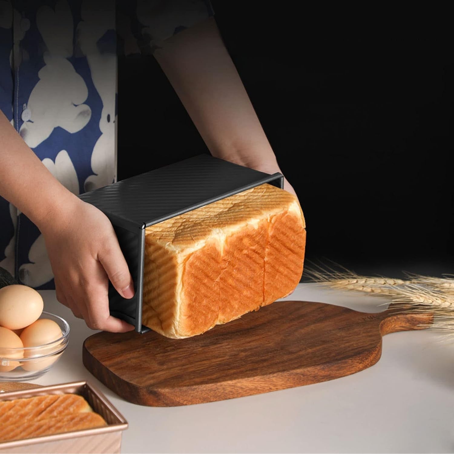 Tava pentru Paine, Kadeny, din Otel Carbon, 450 g, cu Capac, Antiaderenta, 21 x 11 x 11.5 cm, Negru