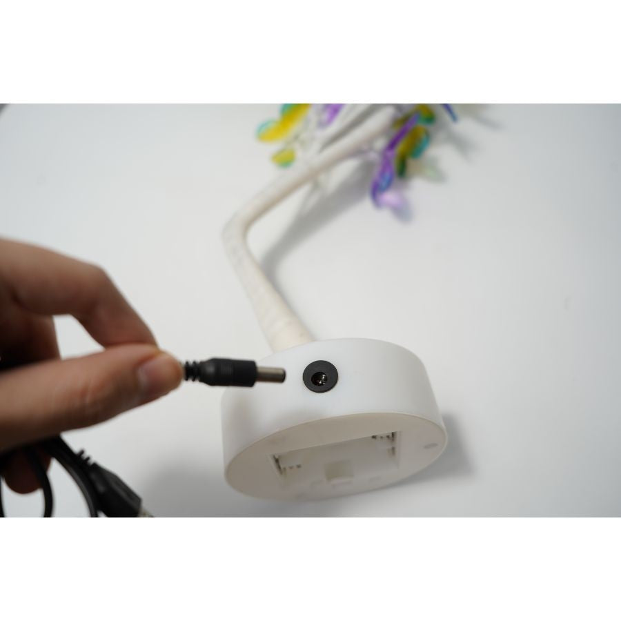 Decoratiune luminoasa, Kadeny, Tip copac cu fluturi, cu baterii/USB