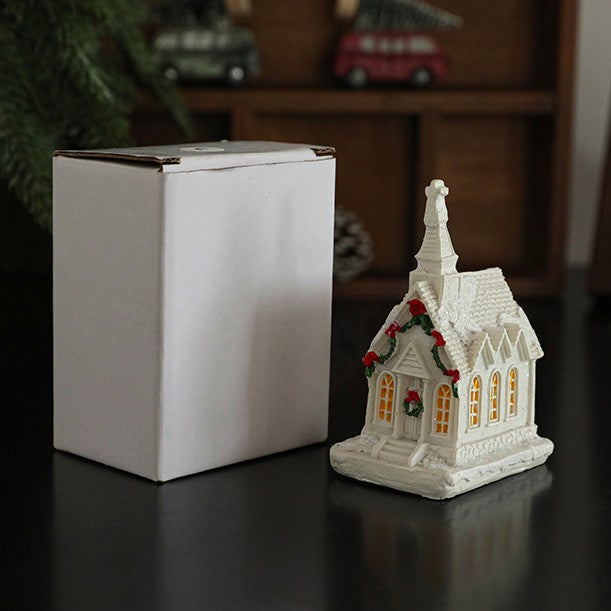 Decoratiune Ornament de Craciun, Kadeny, Biserica de Craciun din Rasina, Model Biserica Mica Iluminata din Interior, 8.8 x 6 x 4.5 cm, Alb