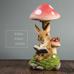 Decoratiune pentru Gradina, Kadeny, Lumini LED cu Incarcare solara, 19.5 x 9.5 x 9.5 cm, Model Ciuperca cu Iepuras care Citeste, Maro deschis