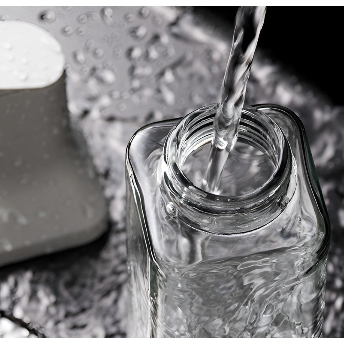 Dispenser pentru Ulei, Kadeny, Deschidere si Inchidere Automata a Rezervorul, cu Inductie Gravitationala, 500 ml, 29.5x6x6 cm, Gri