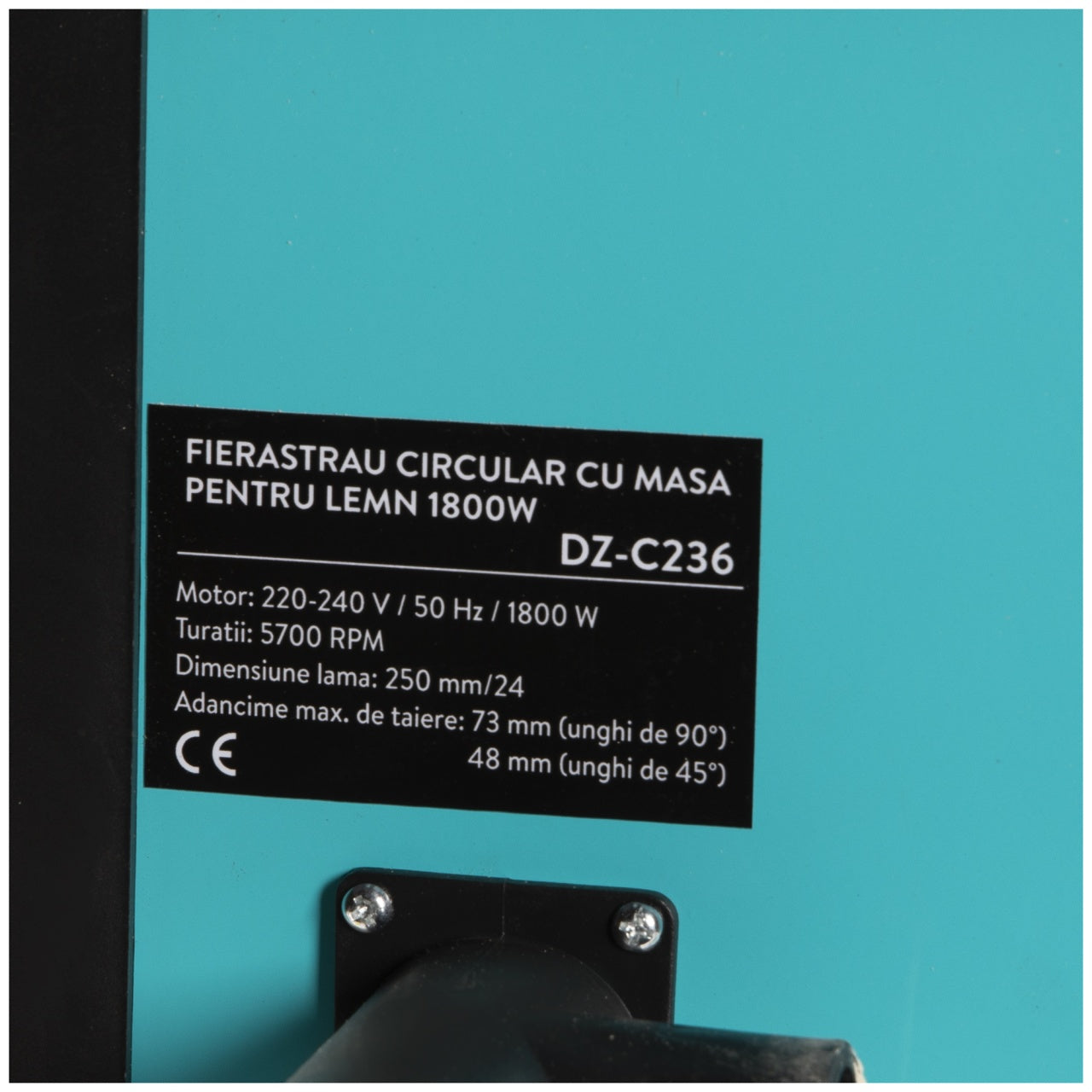 Fierastrau circular cu masa pentru lemn 1800W