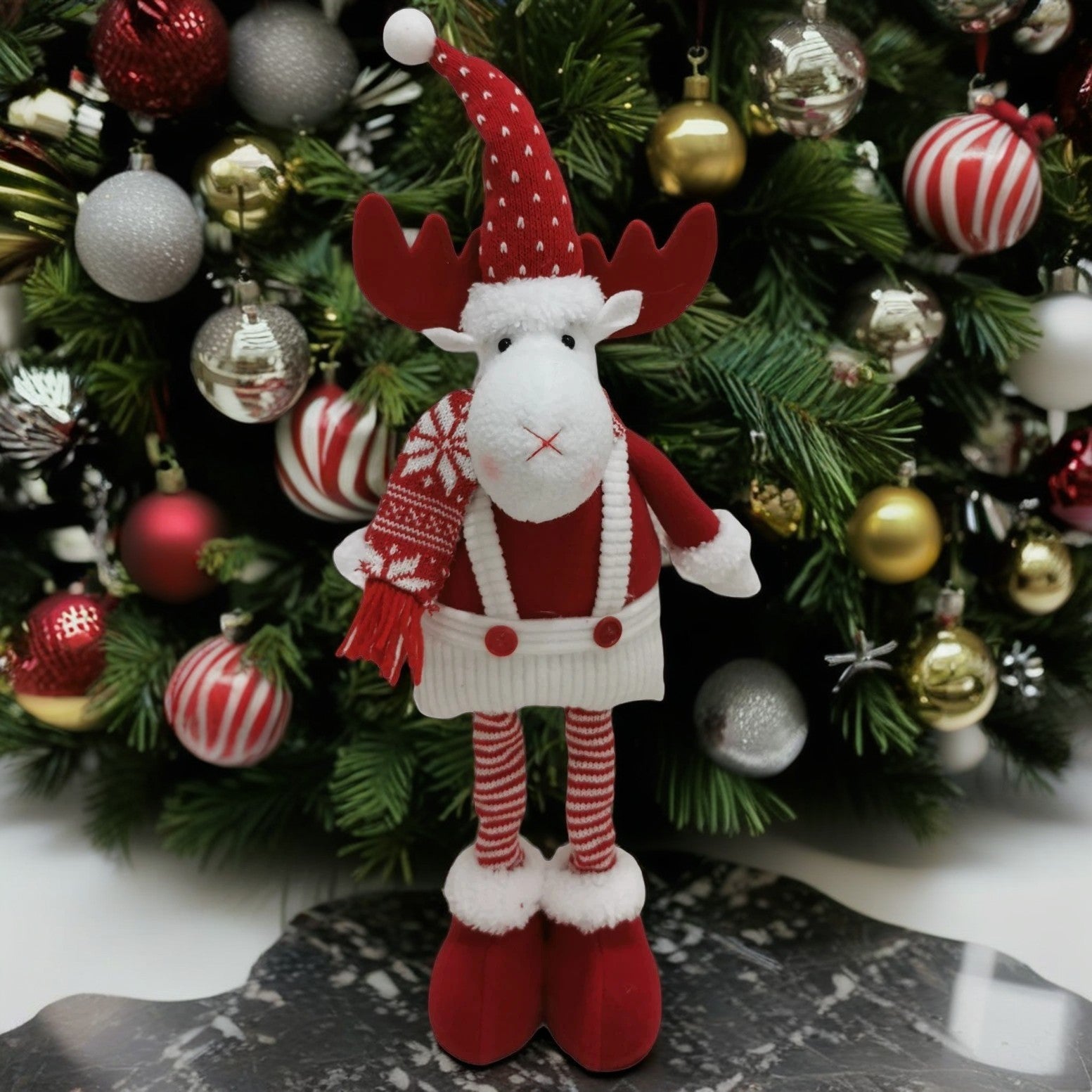 Figurina Decorativa, Pentru Craciun, Kadeny, Ren, Picioare Telescopice, Inaltime Reglabila 44-54cm, Caciula cu Inimioare, Alb/Rosu