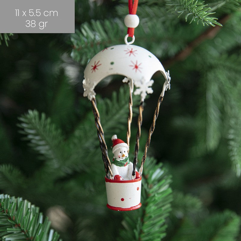 Figurina pentru Brad de Craciun, Kadeny, Model Om de Zapada in Balon cu Aer Cald, Ornament pentru Brad, din Metal, 11 x 5.5 x 5.5 cm, Alb