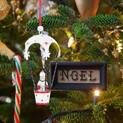 Figurina pentru Brad de Craciun, Kadeny, Model Om de Zapada in Balon cu Aer Cald, Ornament pentru Brad, din Metal, 11 x 5.5 x 5.5 cm, Alb