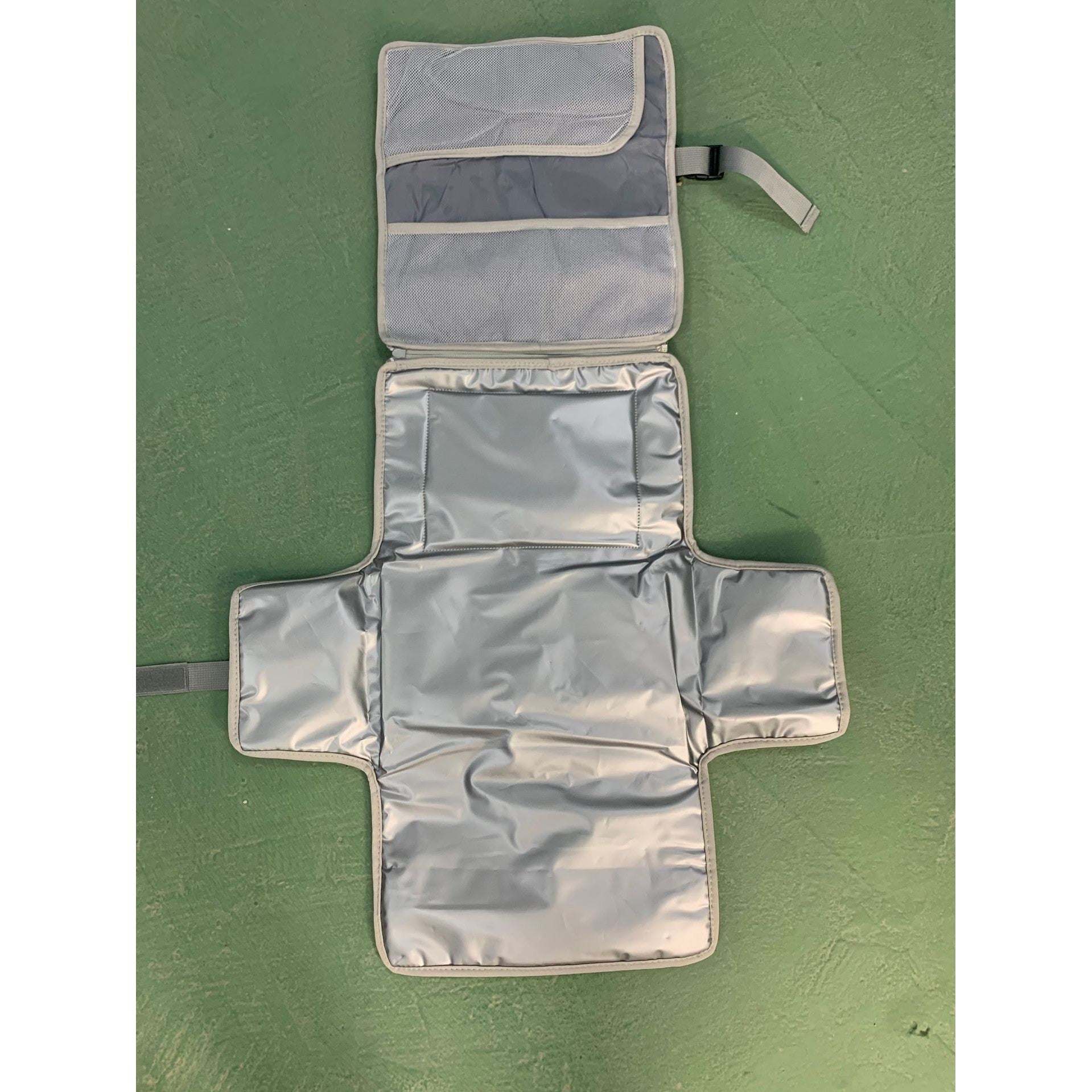 Geanta Multifunctionala, Kaveny, Tip Aleza de Schimbat Scutece, Impermeabila, din Panza Oxford, cu Buzunare, Usor de Agatat, 30 x 20 cm, Gri
