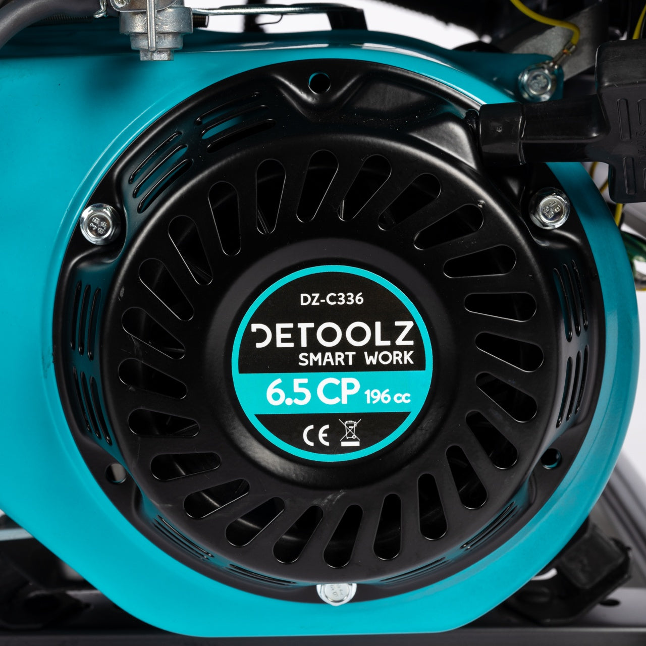 Generator Detoolz 2.5kW 2 prize 230V benzina, 4T, pornire manuala 15L fara roti G01