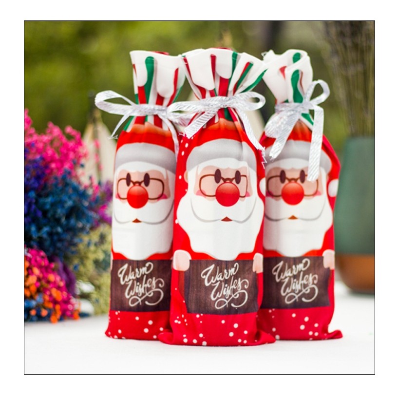 Husa Craciun pentru sticla de vin Kadeny, tema Mos Craciun, material textil, 34 cm, multicolor