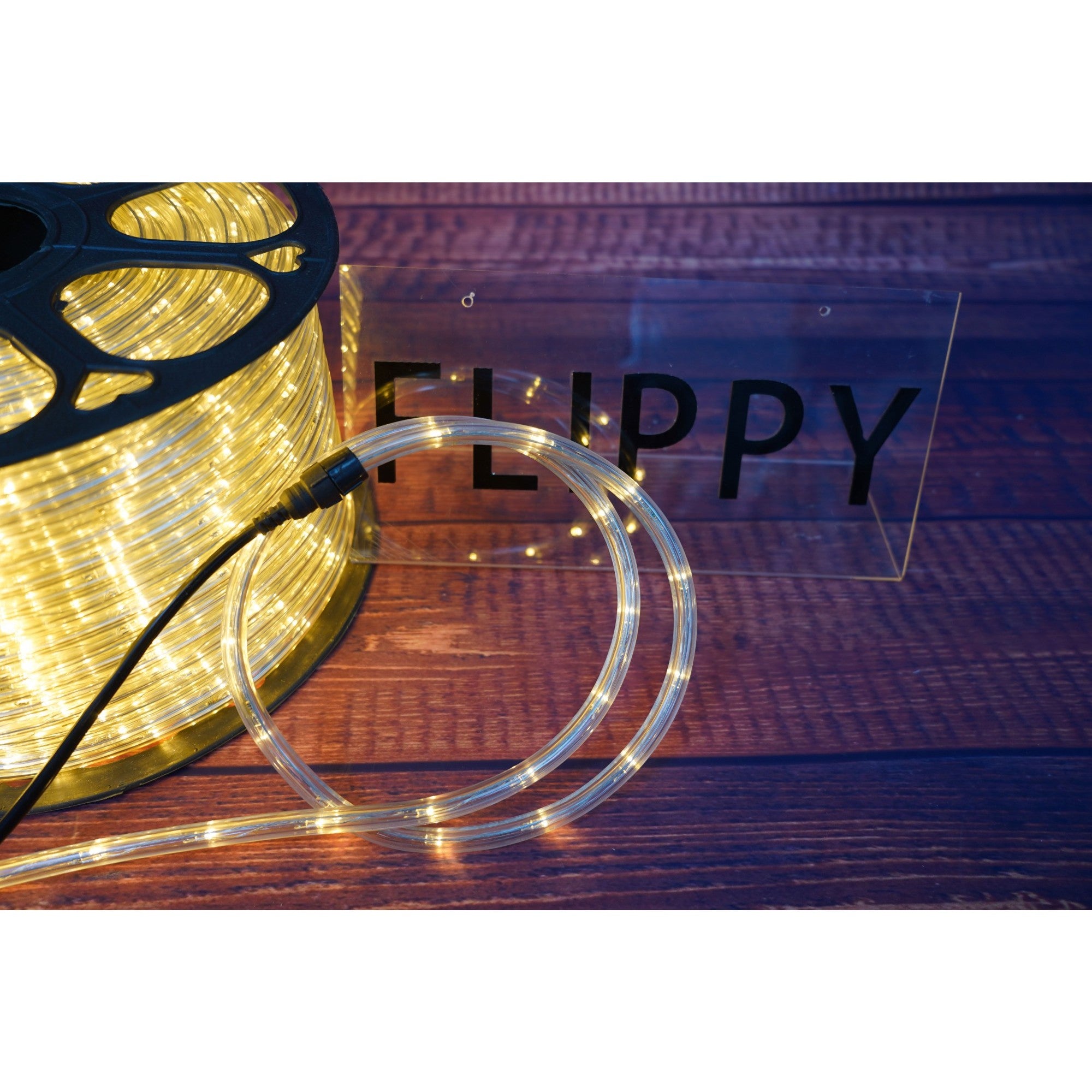 Instalatie Craciun, 24 m, 576 Led-uri, Furtun Luminos, Alb cald, Transformator, Sectionabila, 220 V, Kaveny