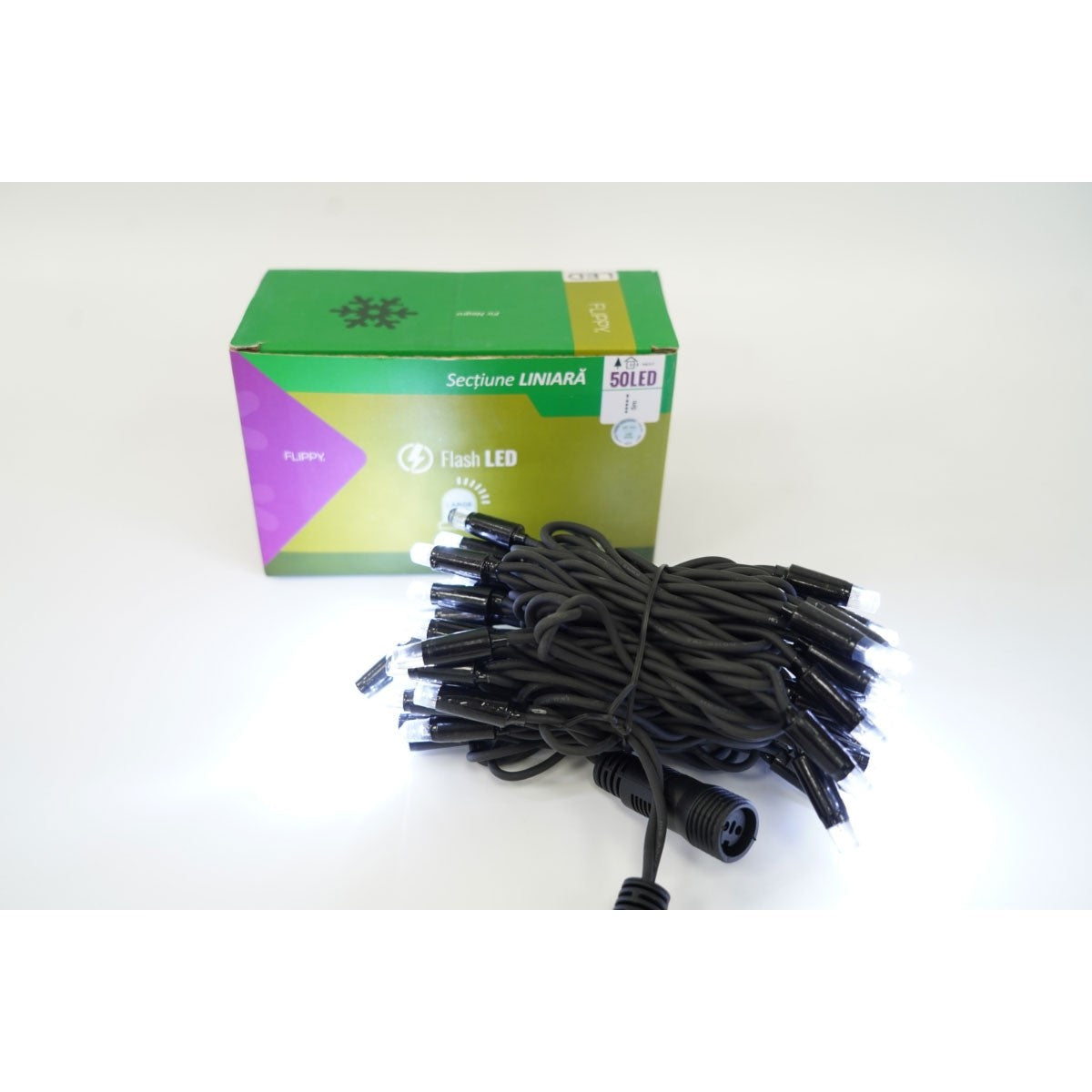 Instalatie Craciun Profesionala de Exterior IP65, 470 m, 4700 Led-uri Mari ,Liniara, Alb rece, Interconectabila, Prelungitor 1.5 m inclus, Fir Negru, Kaveny