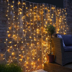 Instalatie Craciun, Tip Perdea, IP44, 3 m x 3 m, 240 LED-uri, Alb Cald, cu 8 jocuri de lumini, 31 V, 9W, Interconectabila, Prelungitor 3 m inclus, Fir transparent, Interior/ Exterior, Kaveny