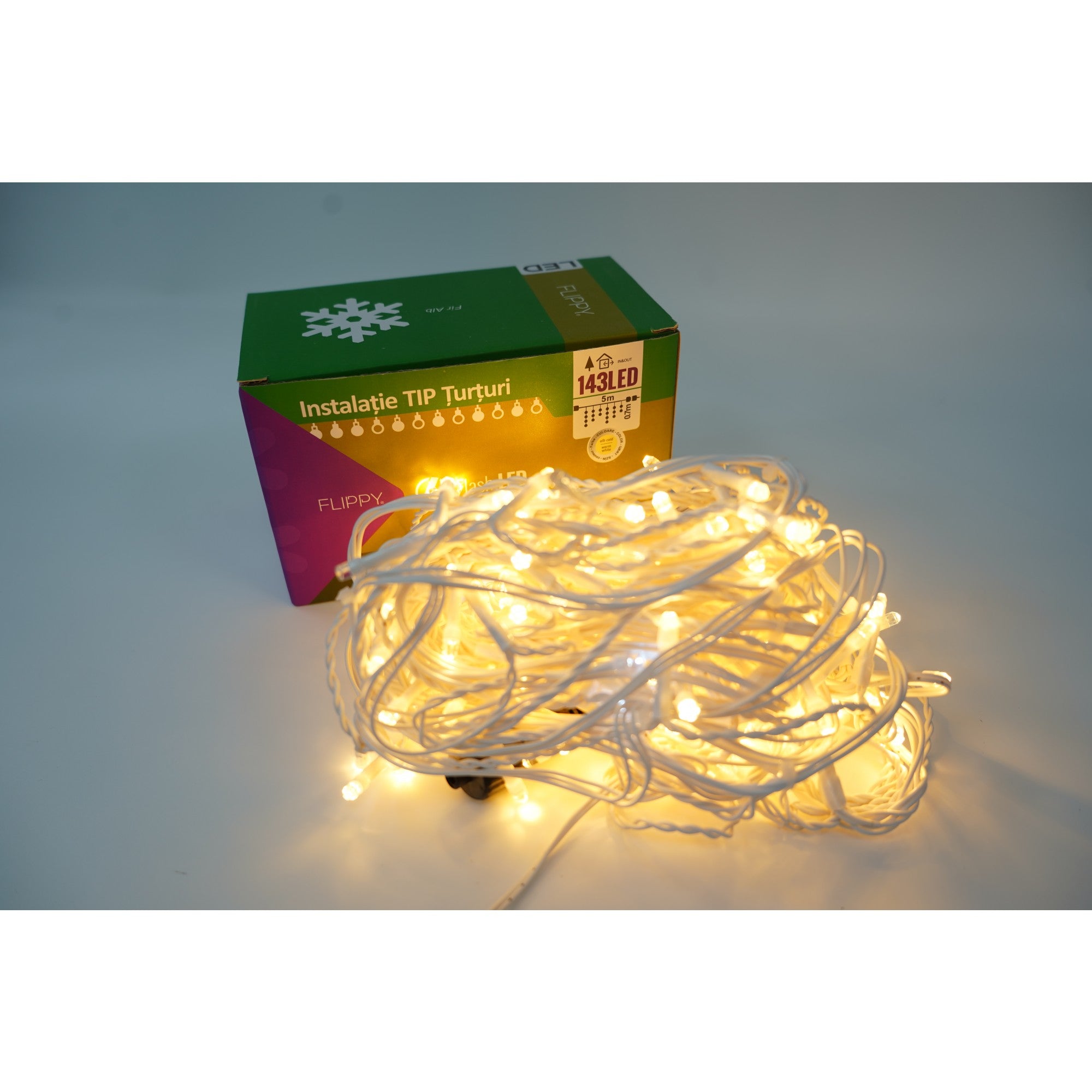 Instalatie de Craciun Kaveny® Tip Franjuri cu Flash, Sectiune 5 m, 143 LED-uri, Interconectabila, Fir Alb, Alb Cald
