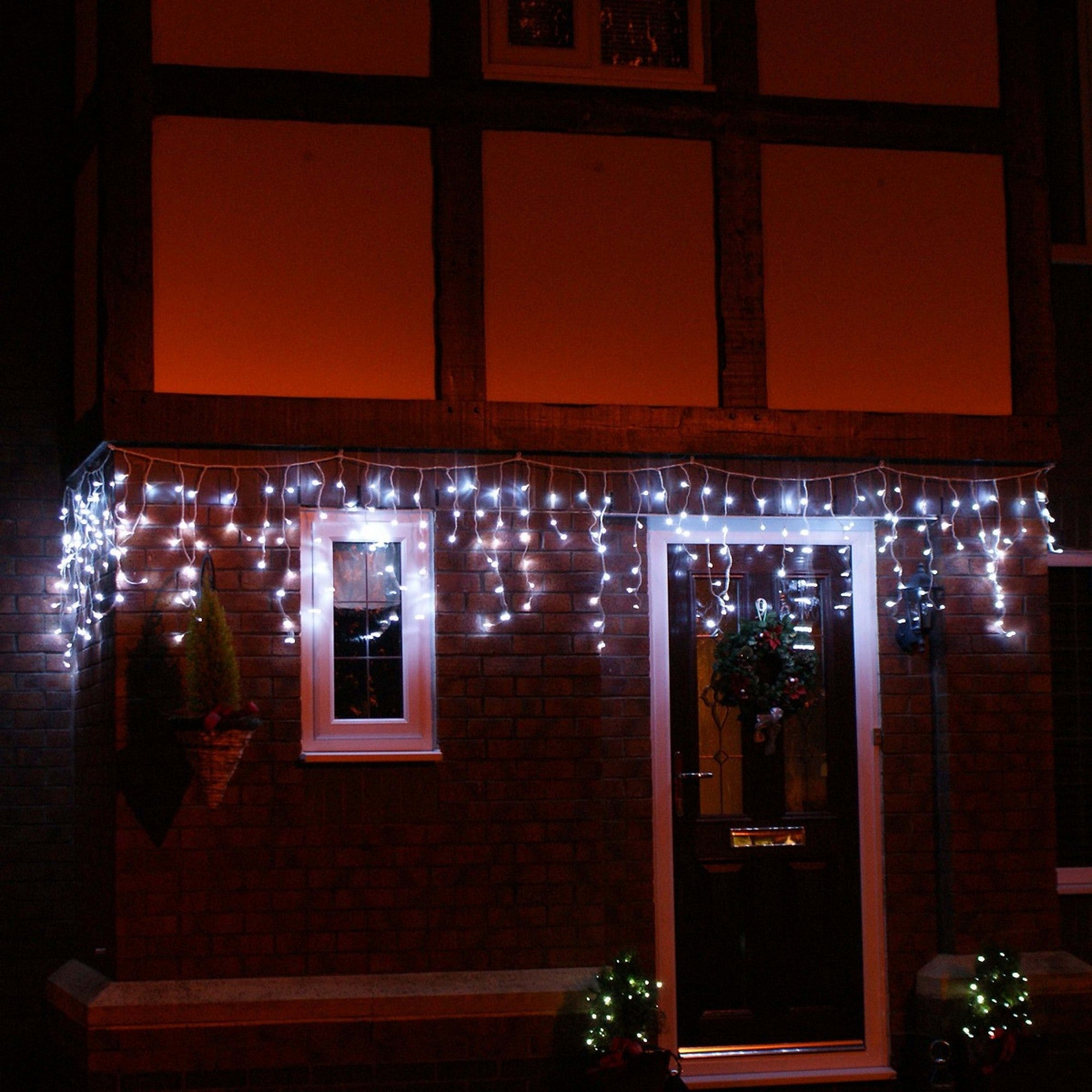 Instalatie de Craciun Premium Kadeny® Tip Franjuri cu Flash 8 m 252 LED-uri Alb Rece 2095W Interconectabila