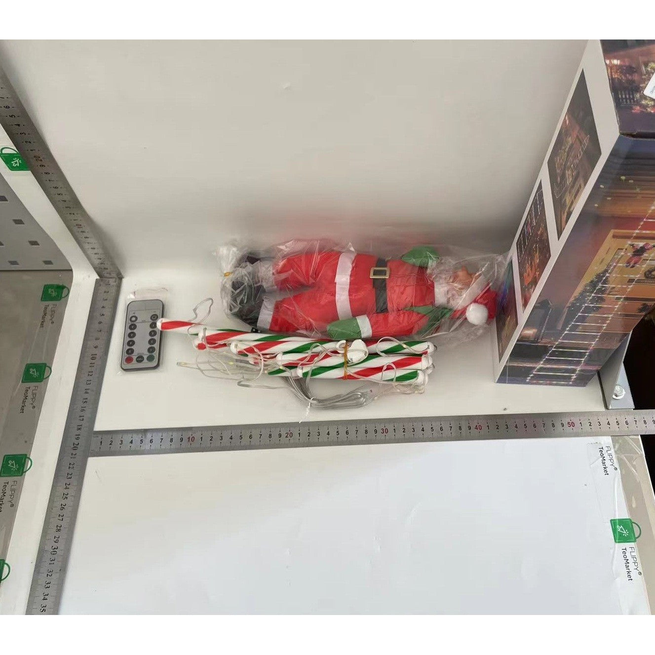 Instalatie LED de Craciun, Kadeny, cu Accesorii, Lumina Calda, Lungime 1.5m, 8 Trepte, 120 de Luminite, 8 Moduri, Model Mos Craciun pe Scara, Multicolor