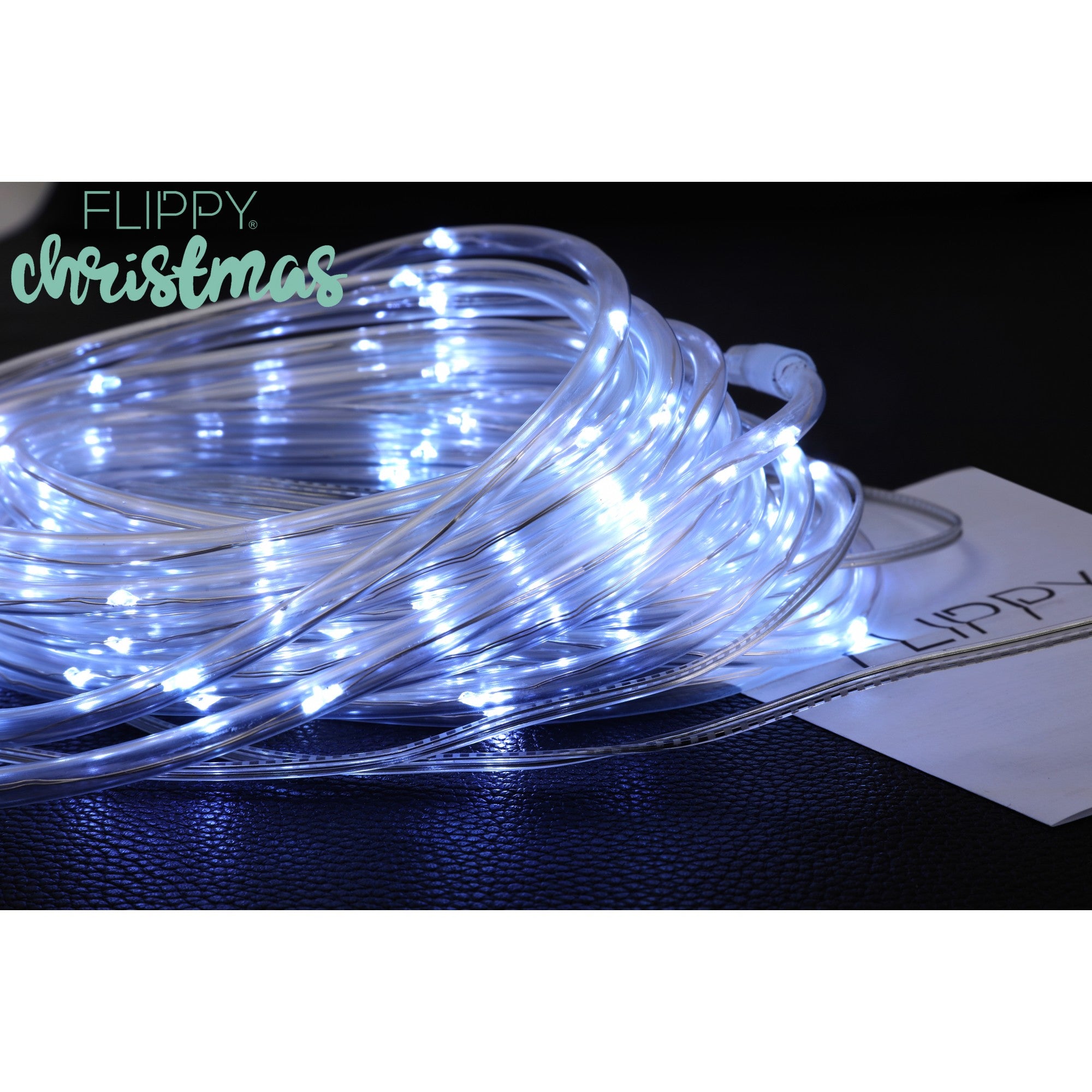 Instalatie luminoasa de Craciun tip furtun luminos, 300 LED-uri, 32 metri lungime, 8 programe, 2 metri prelungitor, sarma din cupru, incarcare solara, alb rece, Kaveny
