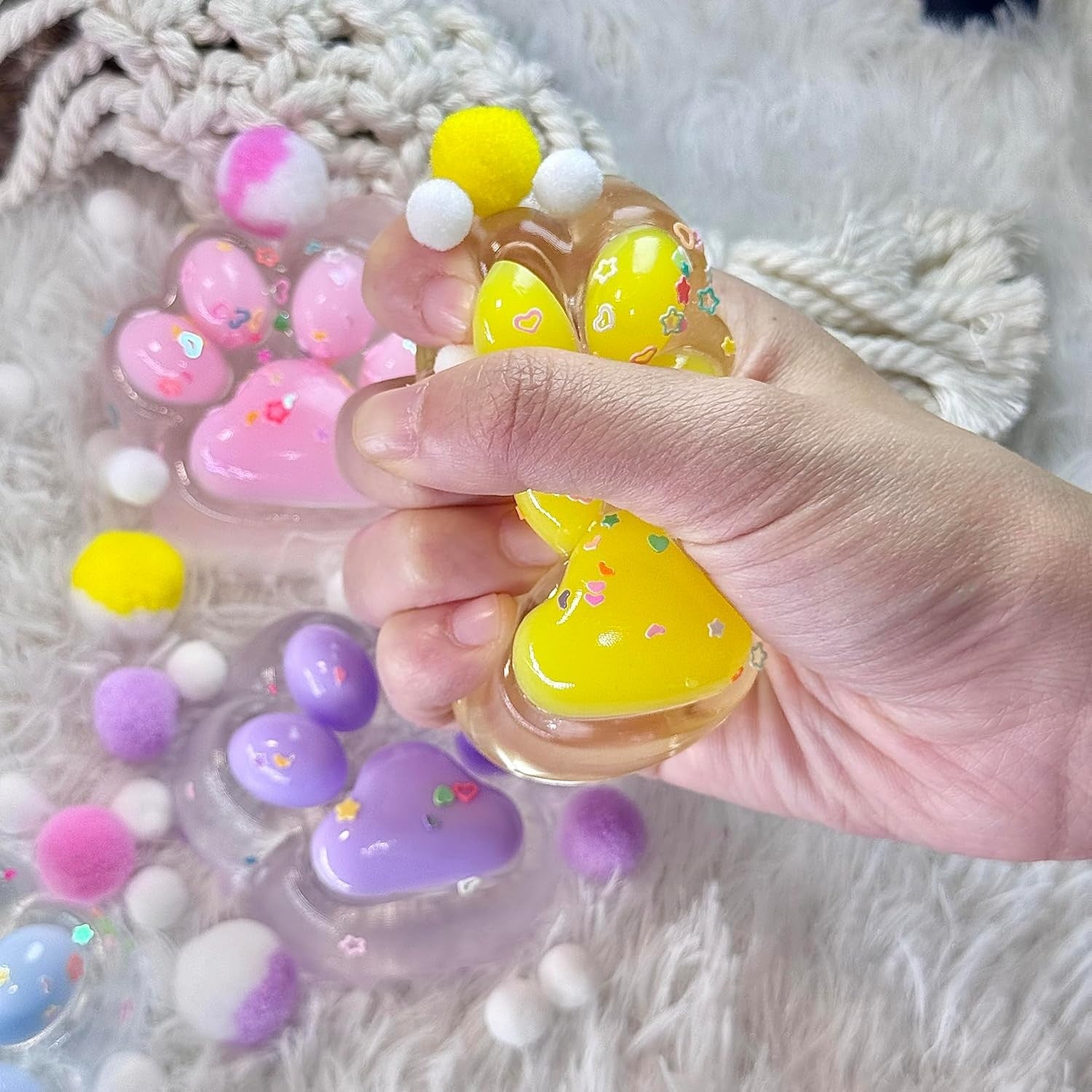 Jucarie Antistres Squishy, Kaveny, cu Revenire Lenta, Labuta de Pisica Pufoasa, 7.5 cm, Ambalaj Transparent, Model 27056, Multicolor