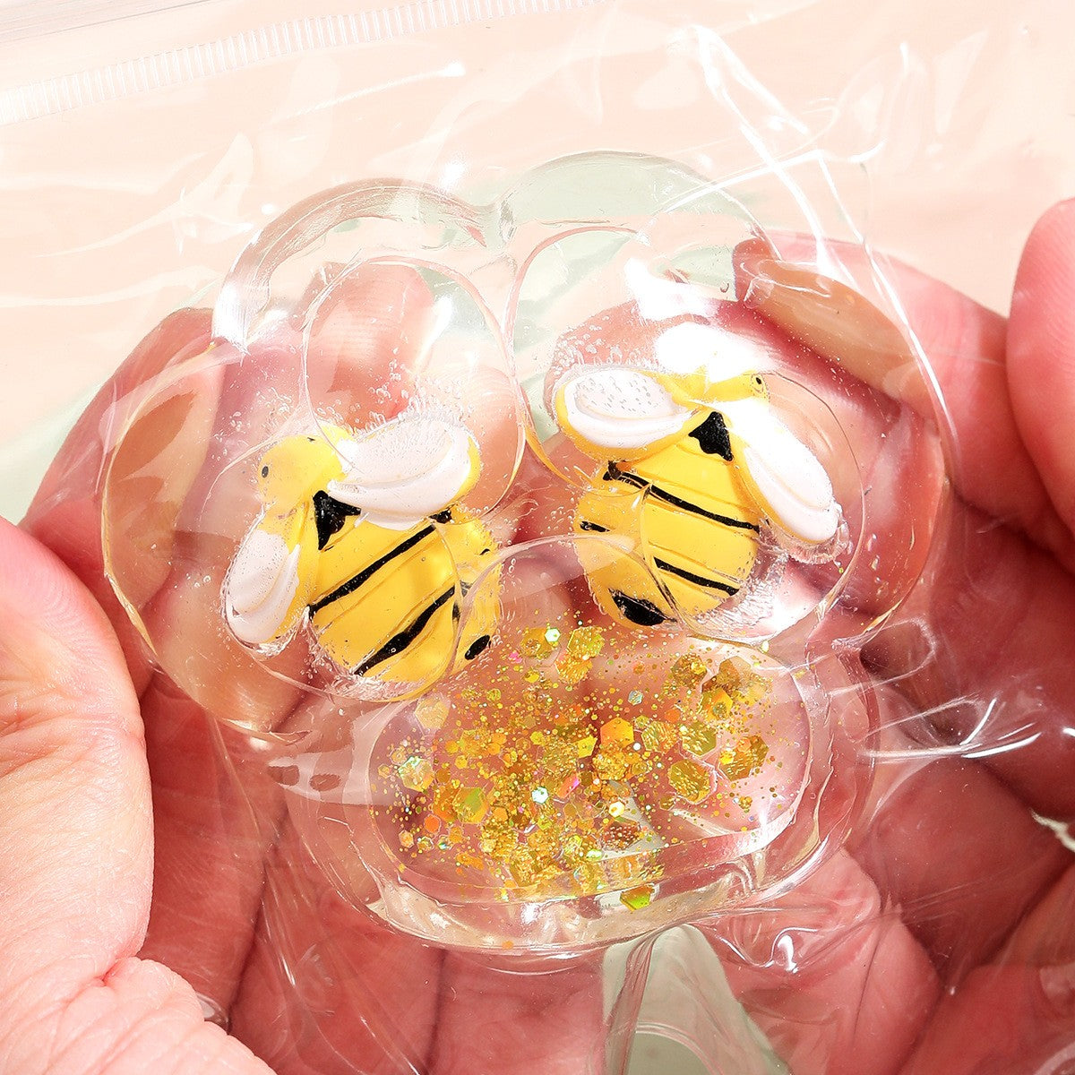 Jucarie Antistres Squishy, Kaveny, cu Revenire Lenta, Squeeze Pinch Family, Model Cat Paw, 6.5 x 7 cm, din Tpr, 4-6 Ani, Model 7 Insecte, Transparent