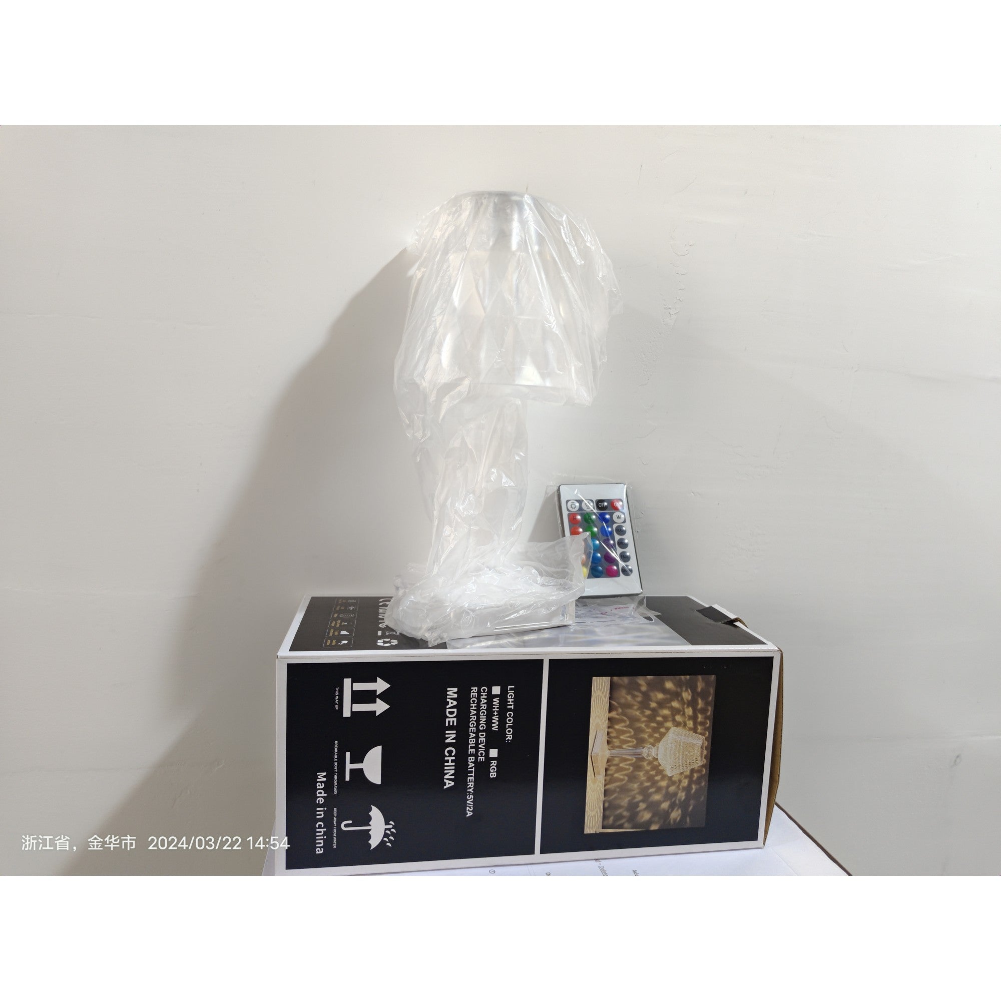 Lampa de birou pe LED RGB 16, Kaveny, dimmer tactil, 3 nivele de intensitate, incarcare USB, 3W, Cristal Acrilic, 26x12 cm, cu telecomanda, transparent
