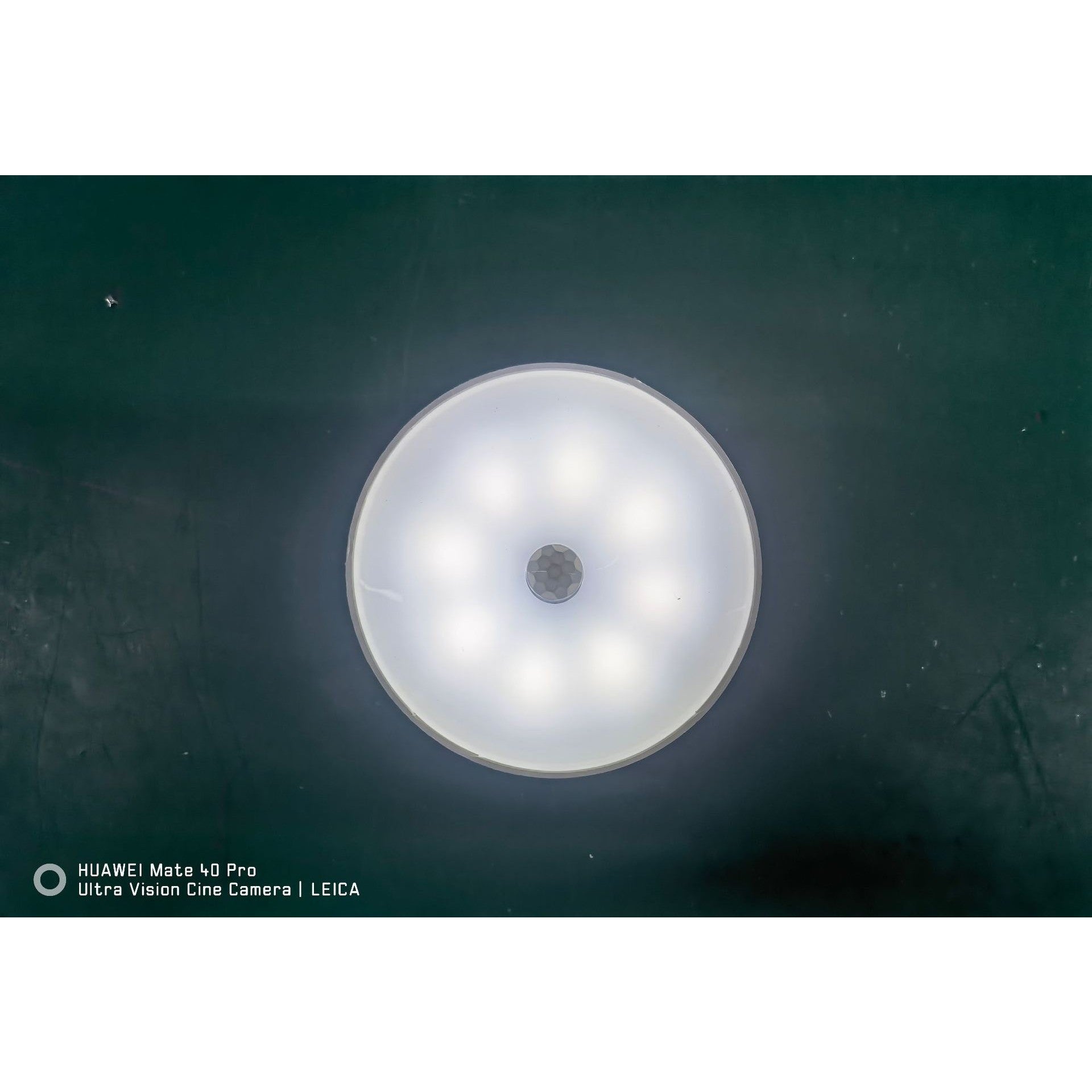 Lampa de Veghe LED, Kadeny, cu Senzor de Miscare, Doua Tipuri de Lumina Alb Rece, Incarcare USB, Intrerupator On/Off/Auto, 0.6W, 300mAh, Design Rotund, Alb, 8.5x2.3 cm