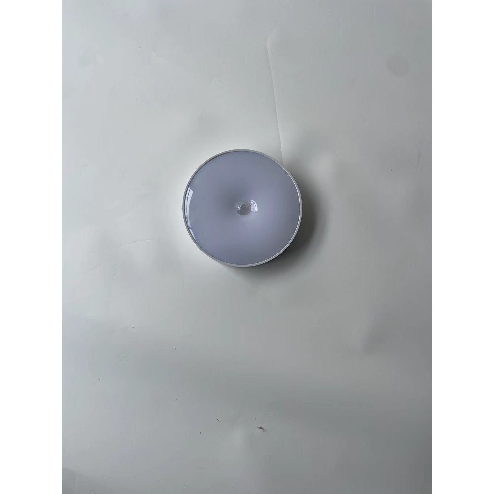 Lampa de Veghe LED, Kadeny, cu Senzor de Miscare, Doua Tipuri de Lumina Alb Rece, Incarcare USB, Intrerupator On/Off/Auto, 0.6W, 300mAh, Design Rotund, Alb, 8.5x2.3 cm