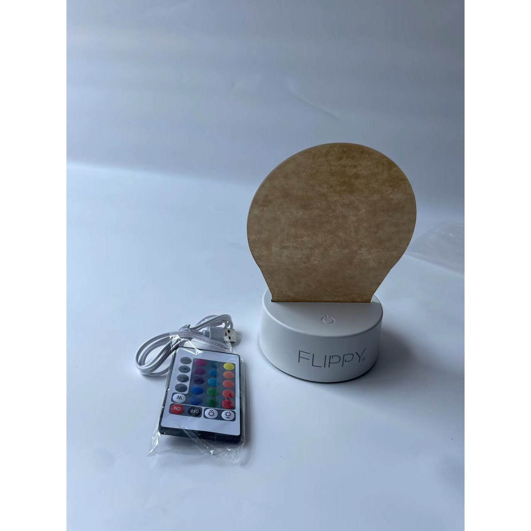 Lampa LED decorativa, Kaveny, 3D, Globul Pamantesc, doua moduri de alimentare USB si baterii, 20 cm inaltime, din material acril si lumina multicolora, alb