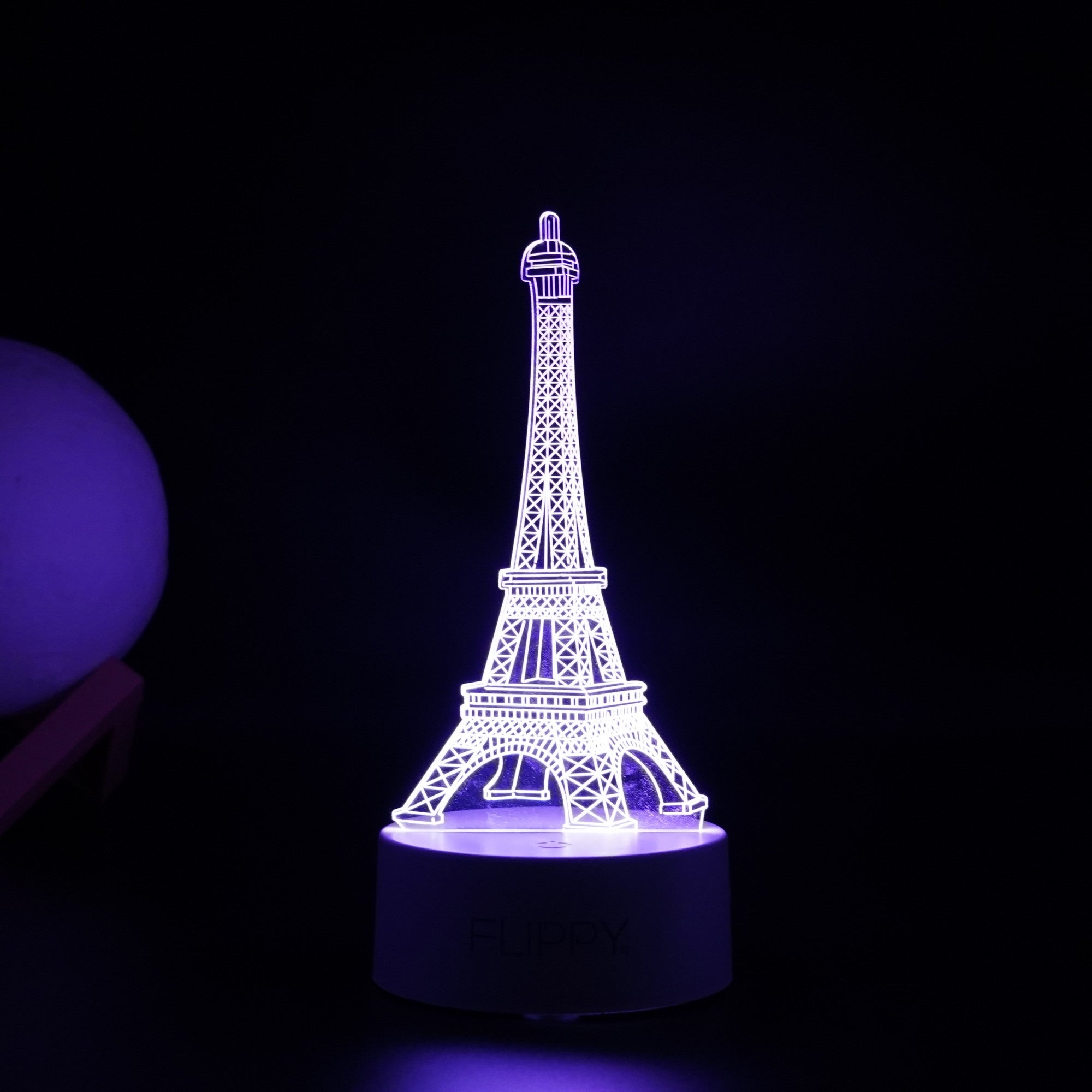 Lampa LED decorativa, Kaveny, 3D, Turnul Eiffel, din material acril si lumina multicolora, alb