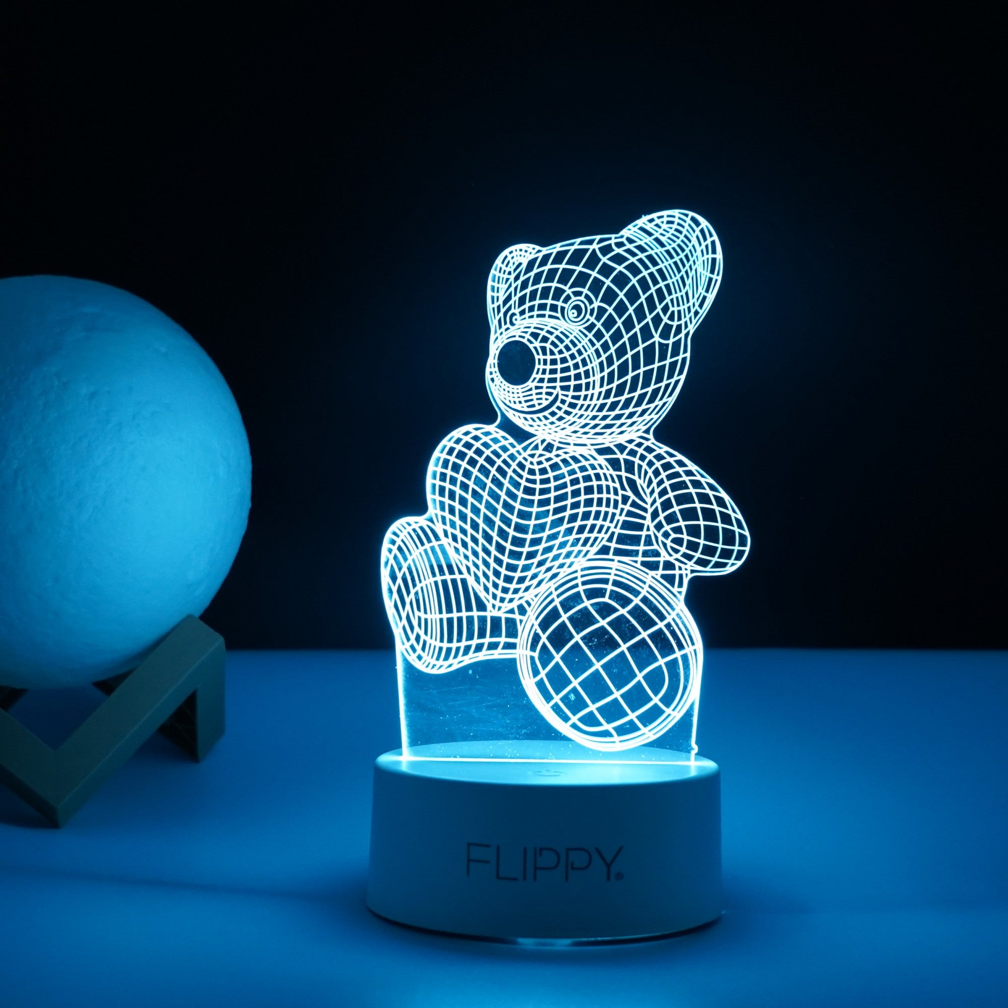 Lampa LED decorativa, Kaveny, 3D, ursulet, din material acril si lumina multicolora, alb