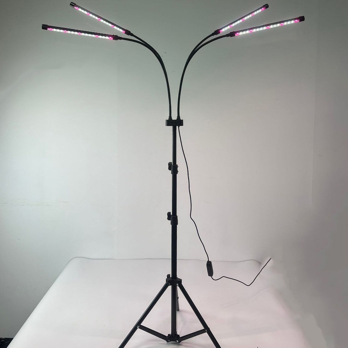 Lampa UV pentru cresterea plantelor, Kadeny, 4 capete, putere 30W, 108 LED-uri Lampa cu lumina Ultra-Violet, Lampa cu Picior Ajustabil pana la 2 m, Lumina UV Alb Rece