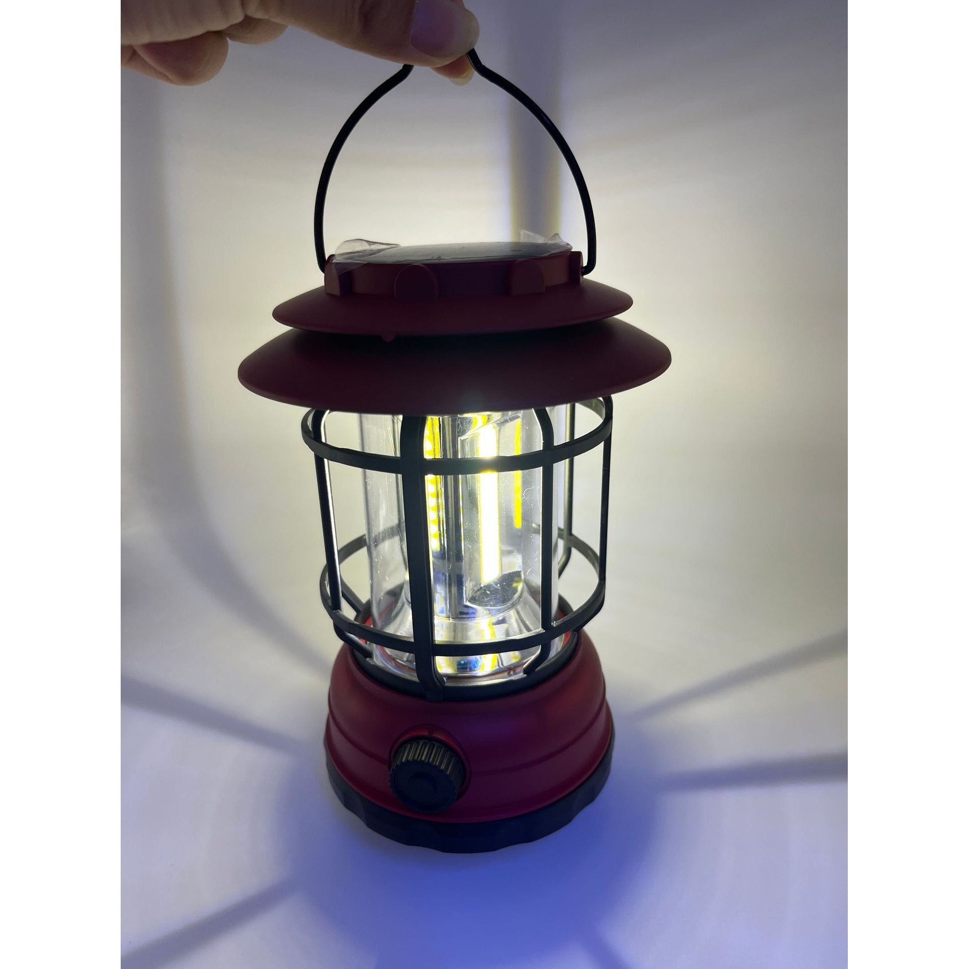 Lampa portabila camping, Felinar Vintage, ABS, Iluminare 30 COB LED, Intensitate reglabila, Acumulator inclus, Incarcare Solara si USB, 5W, Kadeny, Rosu