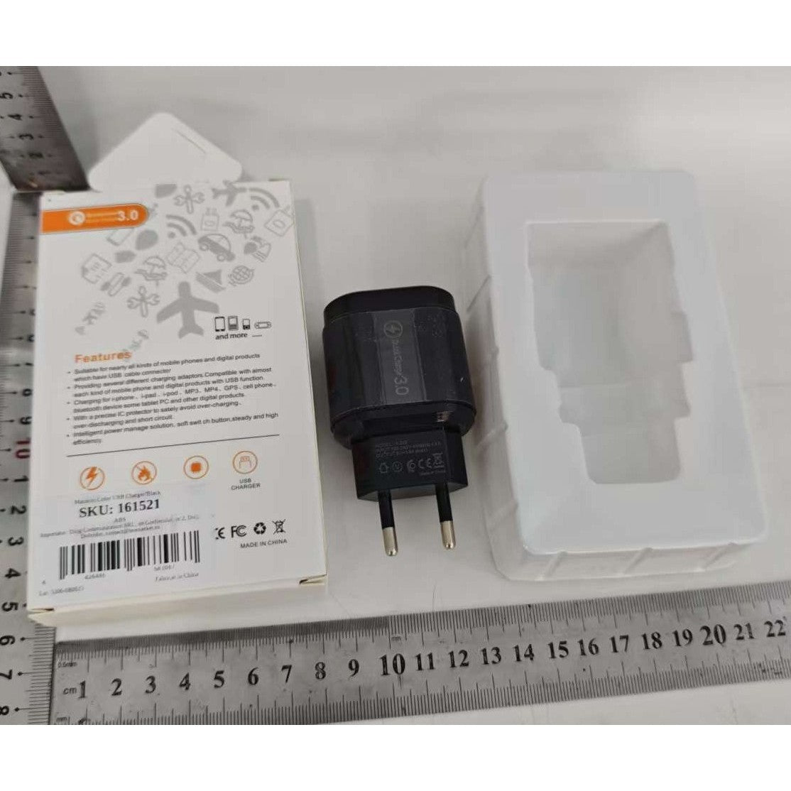 Incarcator Rapid QC3.0, Kadeny, 3 Porturi USB, 2.1A, 18W, din ABS, Protectie Supraincalzire, Gama Macarons, Negru