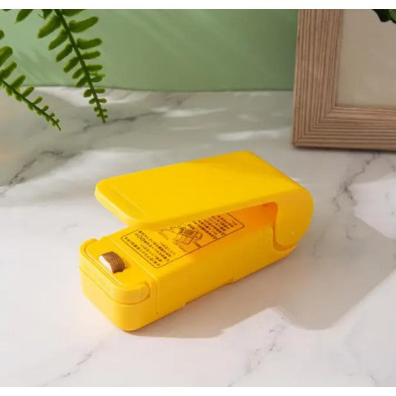 Mini Aparat de Sigilat Pungi cu Baterii, Kadeny, Etansare prin Caldura, Spate Magnetic, Portabil, 9.7x3 cm, Galben