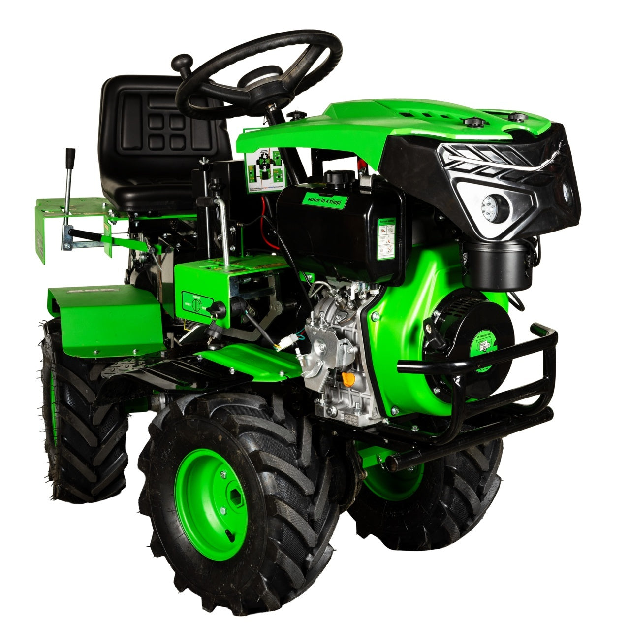 Mini tractor Micul Fermier, 17cp 530cc, motor pe motorina 4T, 4X4, 4 viteze, pornire electrica, 2 cutii de viteze, sistem hidraulic